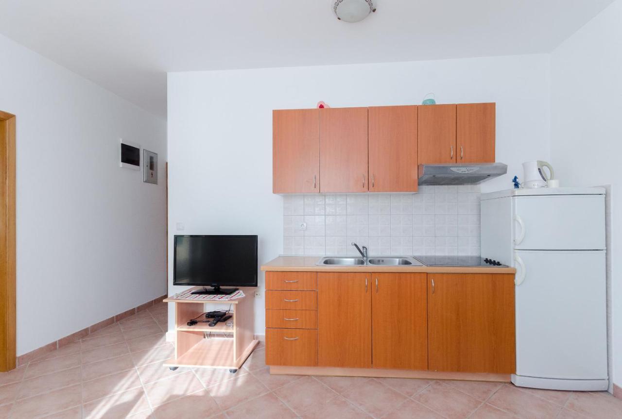 Apartments Alex Lopar Exterior photo