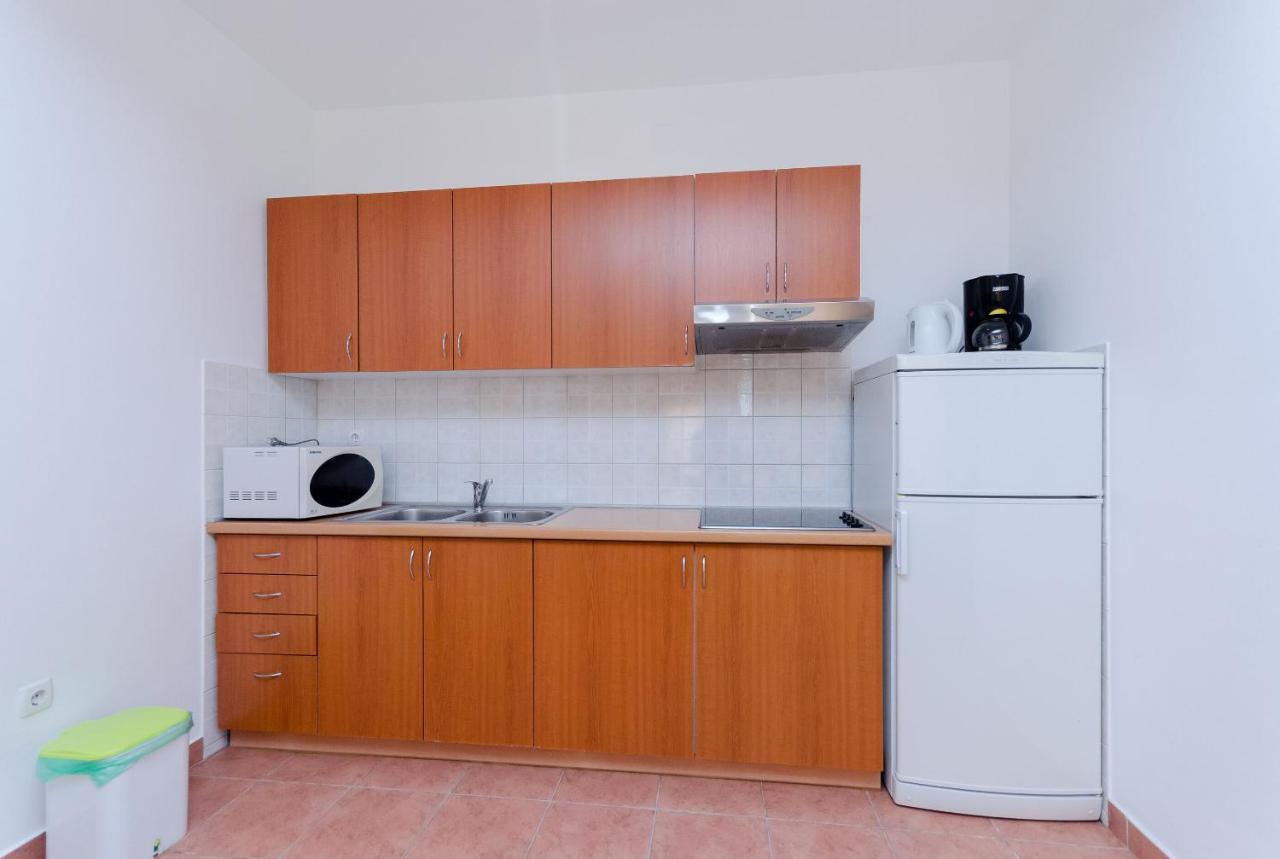 Apartments Alex Lopar Exterior photo